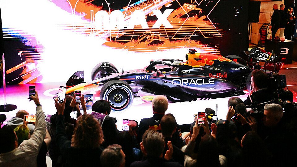 Red Bull-Pilot Max Verstappen feiert den 9. Saisonsieg im Parc Ferme
