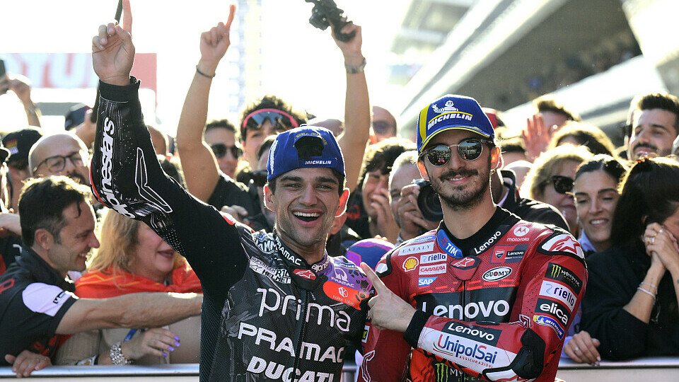 Francesco Bagnaia (r.) gönnte Jorge Martin (l.) den Titel, Foto: LAT Images