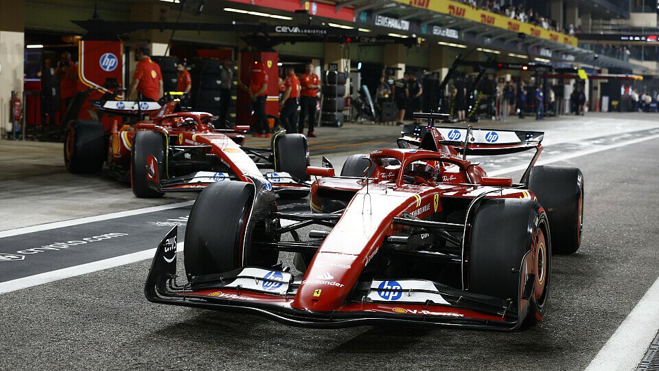 Ferrari-Duo mit Charles Leclerc und Carlos Sainz Jr. in der Boxengasse