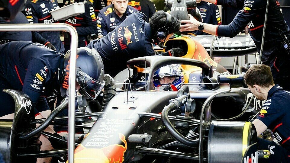 Red Bull-Fahrer Max Verstappen in der Box