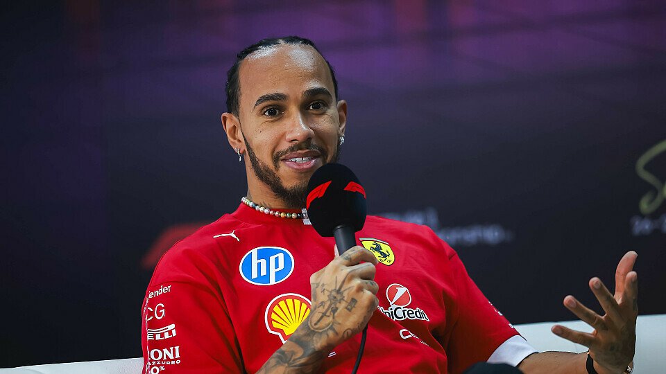 Lewis Hamilton bei einer Pressekonferenz