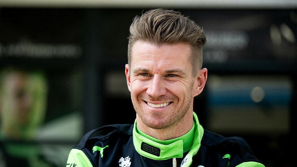 Sauber-Fahrer Nico Hülkenberg im Paddock