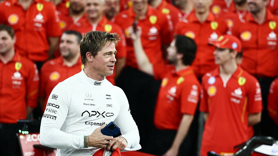Hollywood-Star Brad Pitt beim Ferrari-Teamphoto 2024 in Abu Dhabi