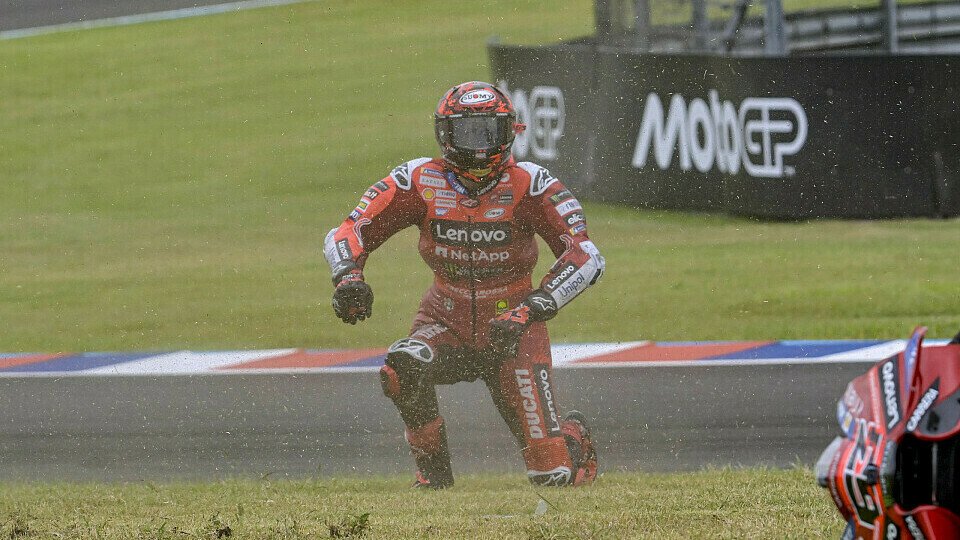 Francesco Bagnaia taumelt bereits, Foto: IMAGO / PsnewZ