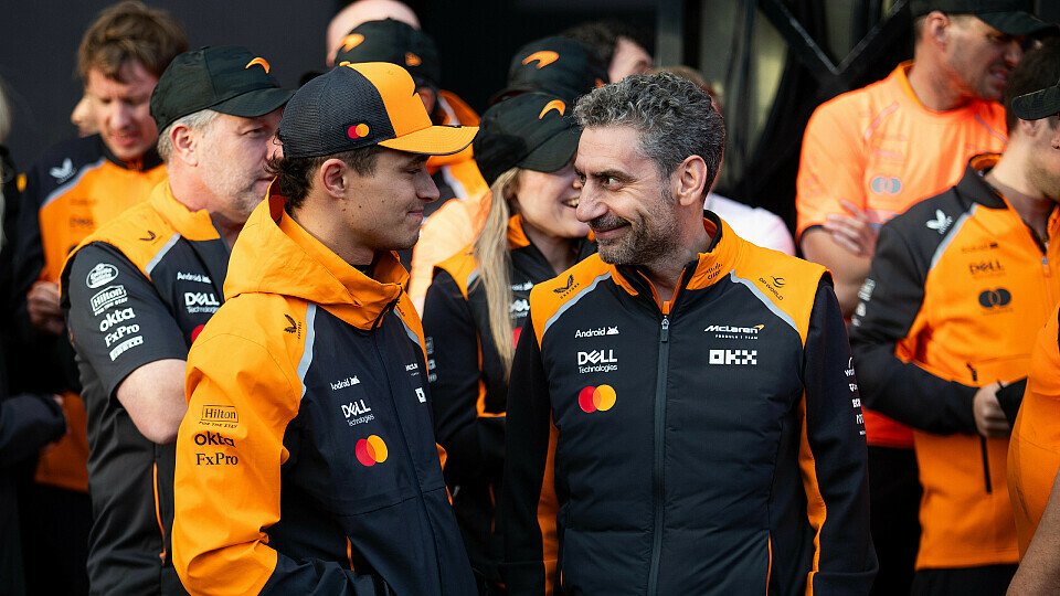 McLaren-Teamfeier mit Sieger Lando Norris und Teamchef Andrea Stella