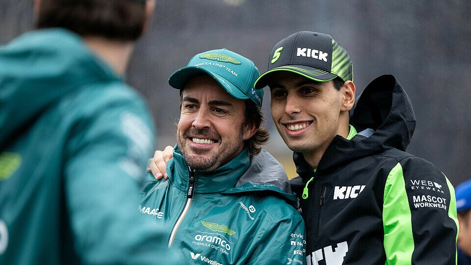 Fernando Alonso und Gabriel Bortoleto bei der Fahrerparade