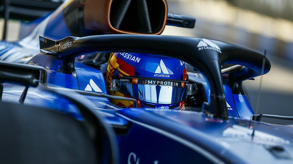 Williams-Fahrer Carlos Sainz Jr. in der Boxengasse Williams-Fahrer Carlos Sainz Jr. in der Boxengasse