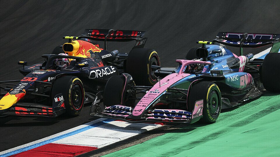 Zweikampf zwischen Liam Lawson im Red Bull und Jack Doohan im Alpine Zweikampf zwischen Liam Lawson im Red Bull und Jack Doohan im Alpine