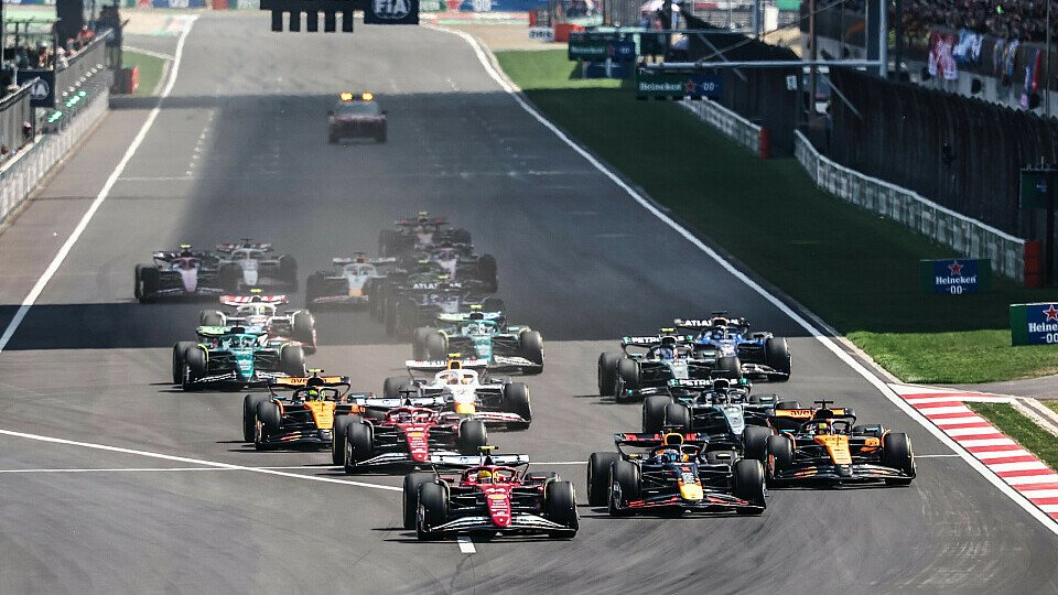 Startphase des China GP mit allen F1-Autos