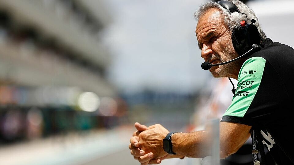 Beat Zehnder in der F1-Boxengasse.