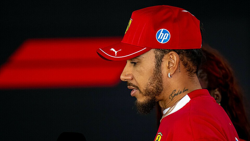 Ferrari-Fahrer Lewis Hamilton im Paddock Ferrari-Fahrer Lewis Hamilton im Paddock