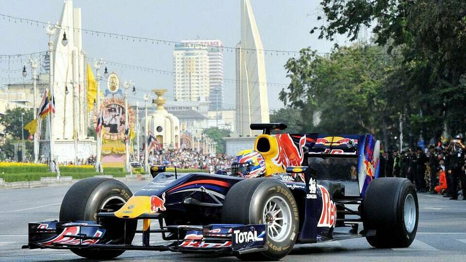 Mark Webber bei Demo-Runden in Bangkok Mark Webber bei Demo-Runden in Bangkok