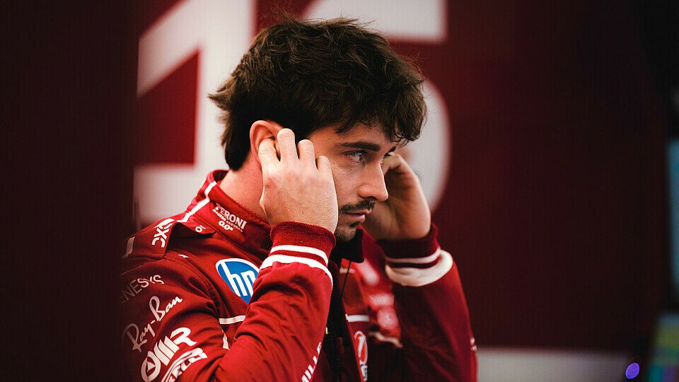 Ferrari-Fahrer Charles Leclerc in der Box