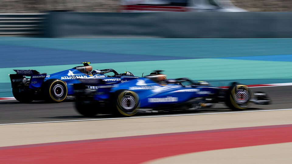 Williams-Pilot Alexander Albon vor Ersatzfahrer Luke Browning Williams-Pilot Alexander Albon vor Ersatzfahrer Luke Browning