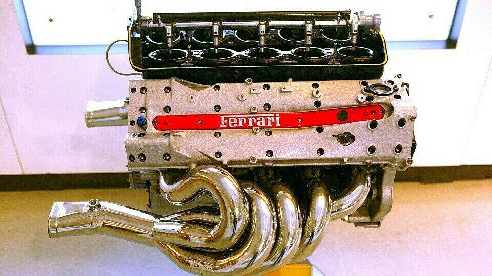 V10-Ferrari Motor V10-Ferrari Motor