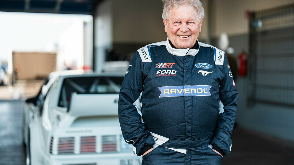 Gerd Ruch vor seinem Ford Mustang 5.0 GT