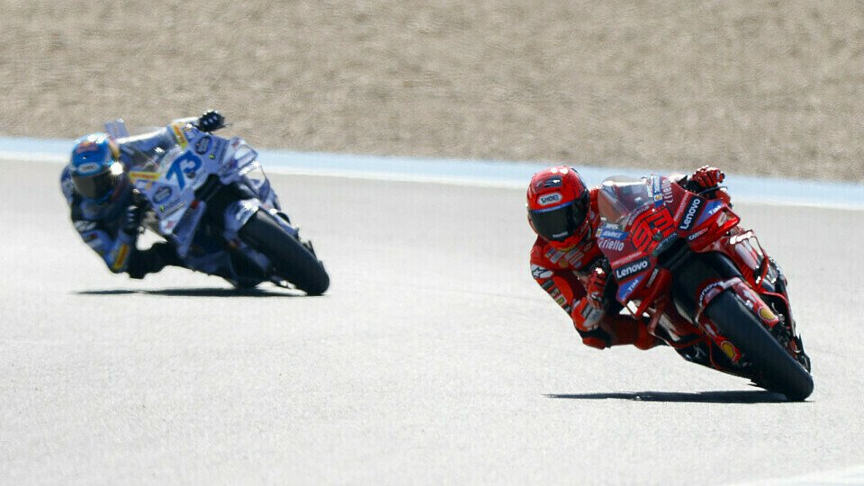 Marc Marquez (Ducati Lenovo Team) vor Alex Marquez (BK8 Gresini Racing MotoGP)
