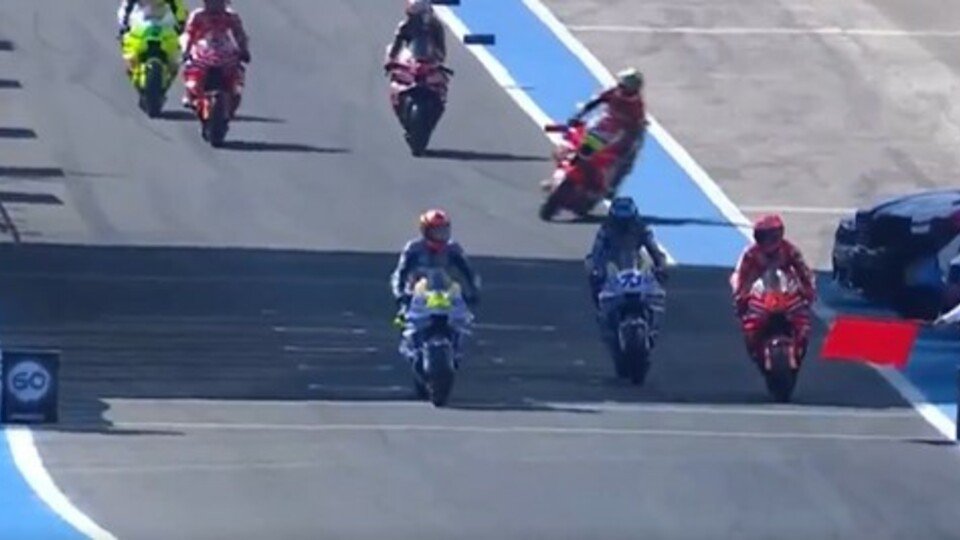 Marc und Alex Marquez überfahren die rote Ampel Marc und Alex Marquez überfahren die rote Ampel