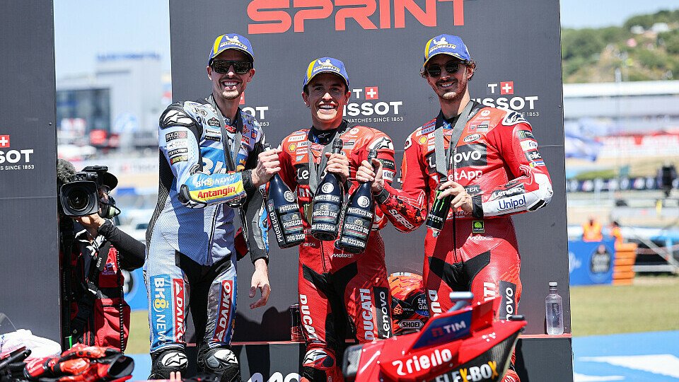 Sprint-Podium: Alex Marquez (BK8 Gresini Racing MotoGP), Sieger Marc Marquez und Francesco Bagnaia (beide Ducati Lenovo Team)