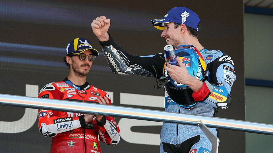 Alex Marquez und Francesco Bagnaia am Podium von Jerez