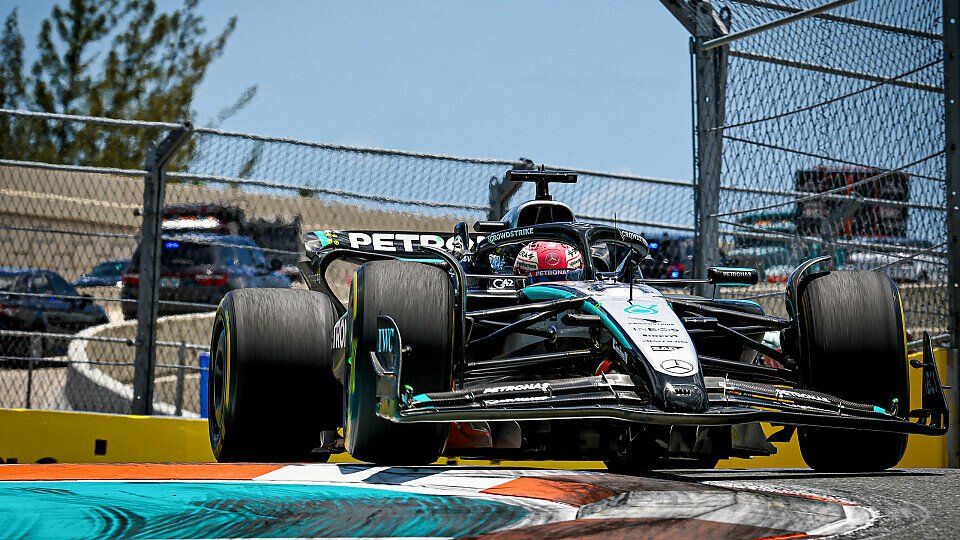 George Russell im Mercedes F1 W16 im Sprint-Qualifying zum Miami GP