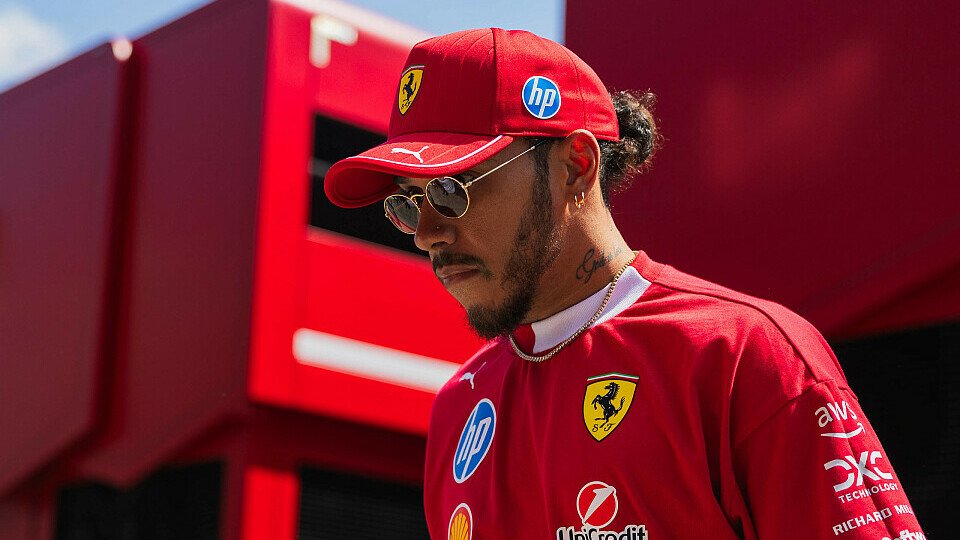 Ferrari-Fahrer Lewis Hamilton im Paddock Ferrari-Fahrer Lewis Hamilton im Paddock