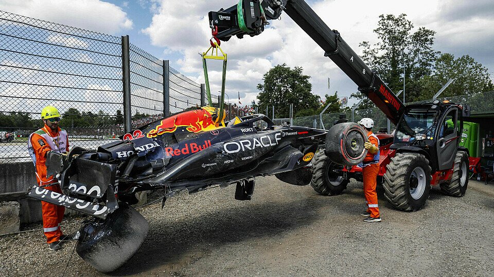 Der zerstörte Red Bull von Yuki Tsunoda