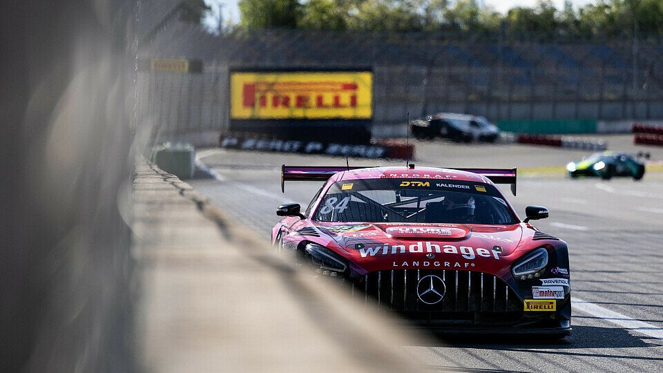 Tom Kalender nahe an der Wand beim Training auf dem Lausitzring 2025.