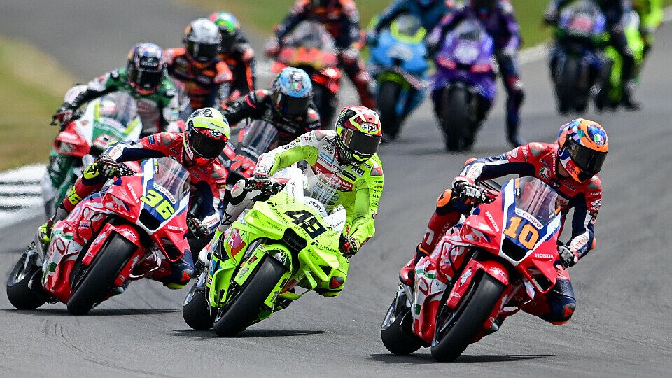 Luca Marini (re.) kassierte als einer von vier MotoGP-Piloten eine nachträgliche Strafe, Foto: IMAGO / Pro Sports Images