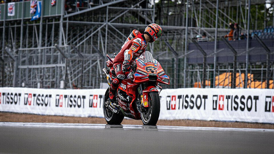 Francesco Bagnaia kommt mit der Ducati GP25 auf keinen grünen Zweig, Foto: IMAGO / PsnewZ