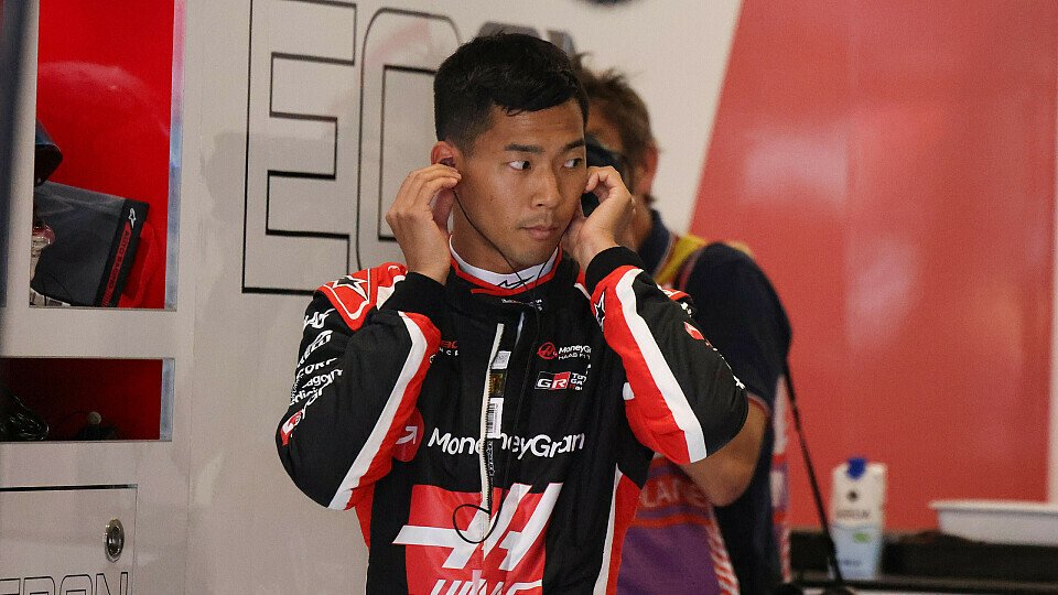 Haas-Ersatzfahrer Ryo Hirakawa in der Box Haas-Ersatzfahrer Ryo Hirakawa in der Box