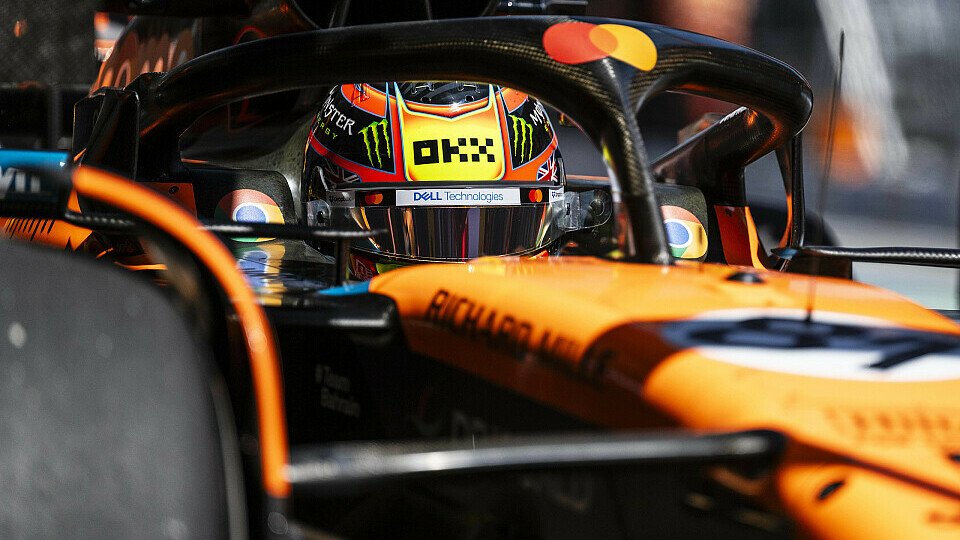 Oscar Piastri im McLaren in der Boxengasse Oscar Piastri im McLaren in der Boxengasse