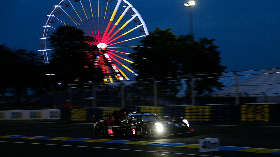 Der Toyota #8 (Buemi/Hirakawa/Hartley) bei den 24 Stunden von Le Mans 2025