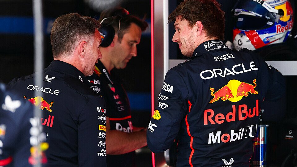 Max Verstappen in der Red Bull Box im Gespräch mit Christian Horner