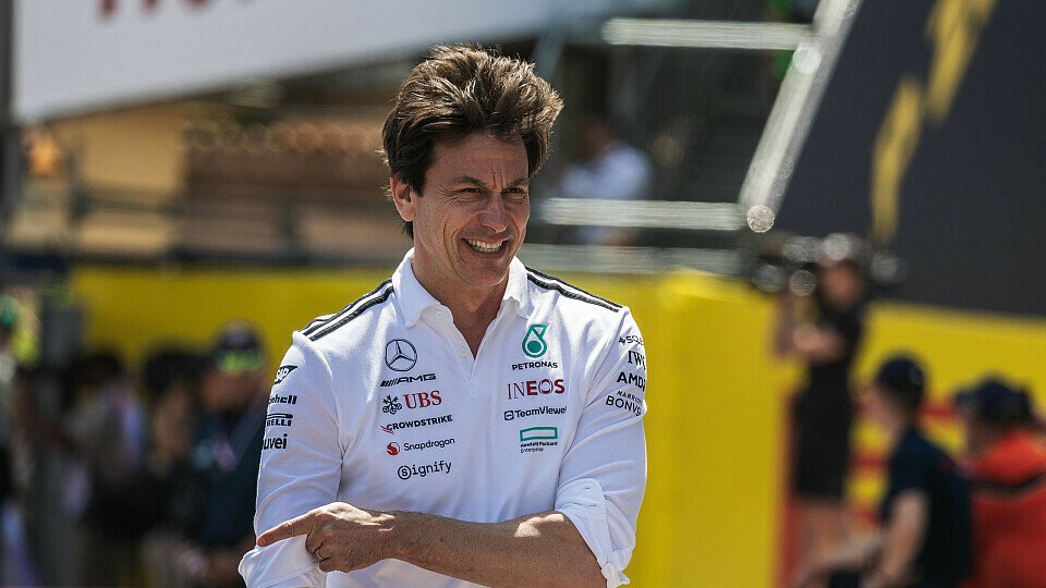 Mercedes-Teamchef Toto Wolff geht beim Monaco-GP in Richtung Startaufstellung