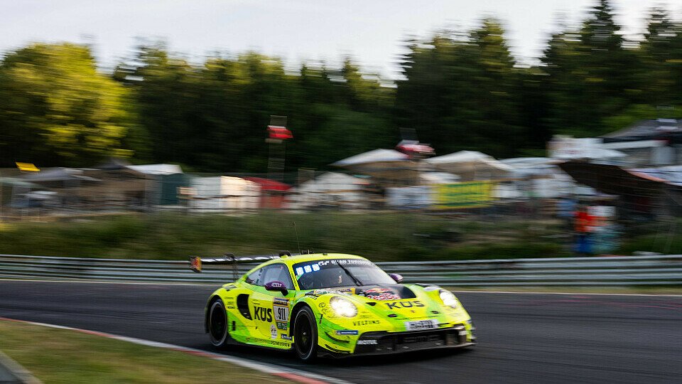 Der Manthey-EMA-Porsche Grello auf der Nordschleife bei den 24h Nürburgring