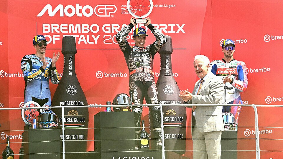 Podium mit Alex Marquez (Aprilia), Sieger Marc Marquez und Fabio Di Giannantonio (beide Ducati)