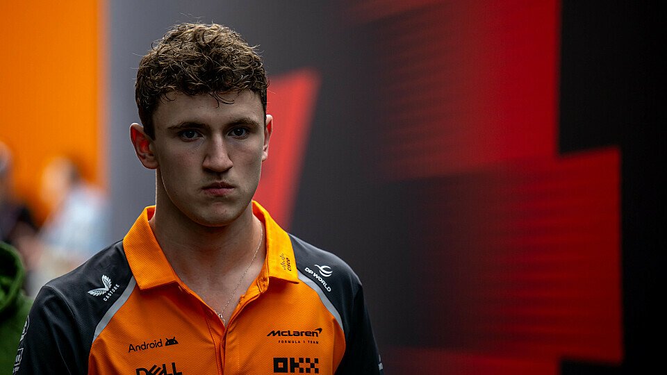 McLaren-Juniorfahrer Alex Dunne im Paddock