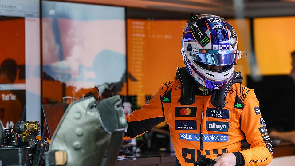 McLaren-Juniorfahrer Alex Dunne in der Box McLaren-Juniorfahrer Alex Dunne in der Box