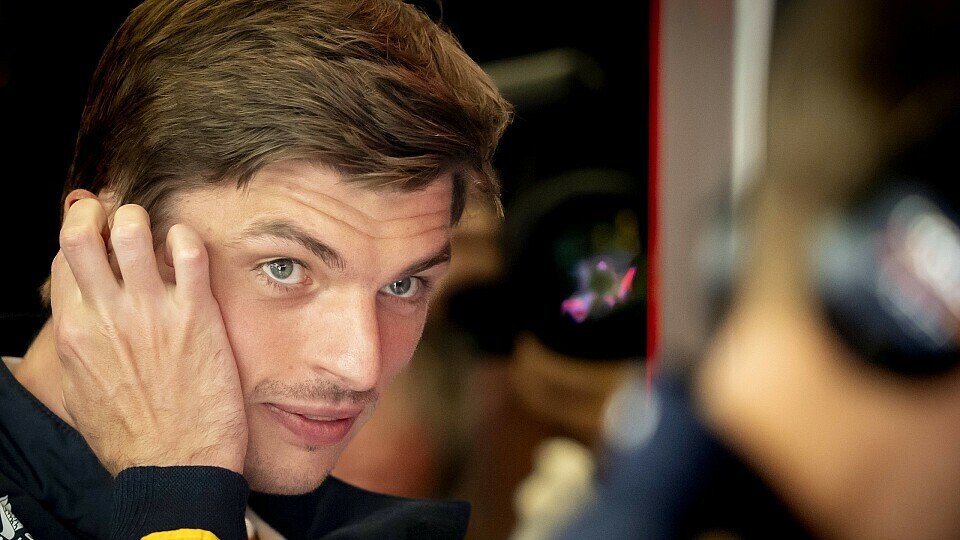 Max Verstappen am Freitag bei der Formel 1 in Spielberg in der Garage