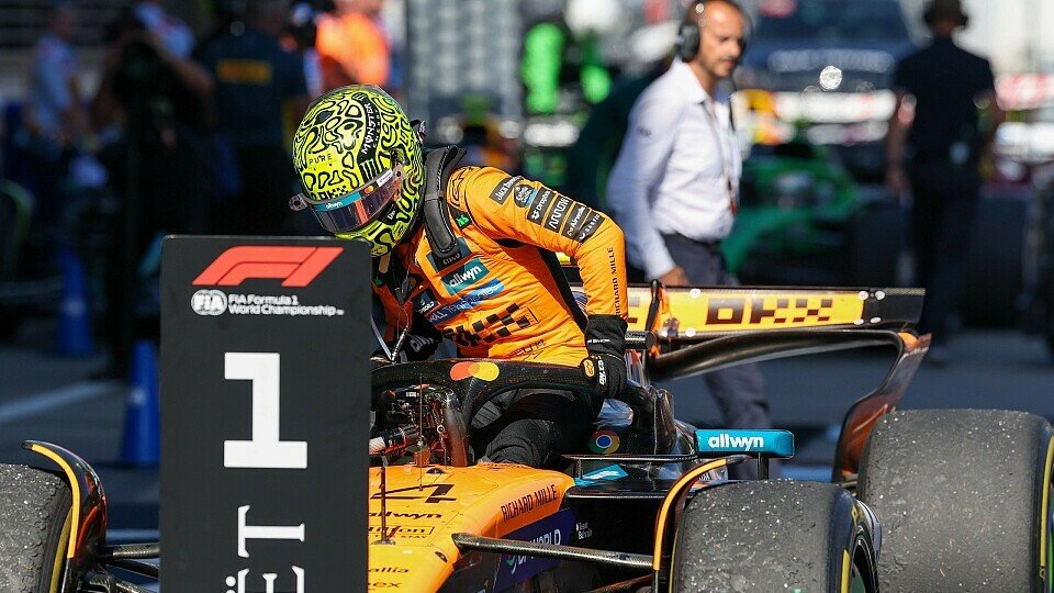 McLaren-Fahrer Lando Norris kommt als Sieger im Parc Ferme an
