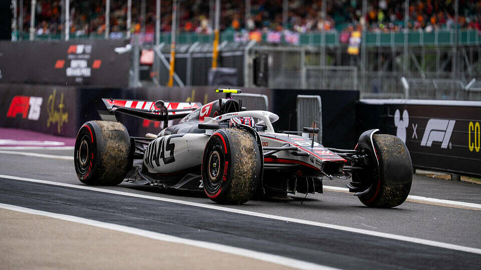Haas-Fahrer Oliver Bearman nach Crash in der Boxengasse