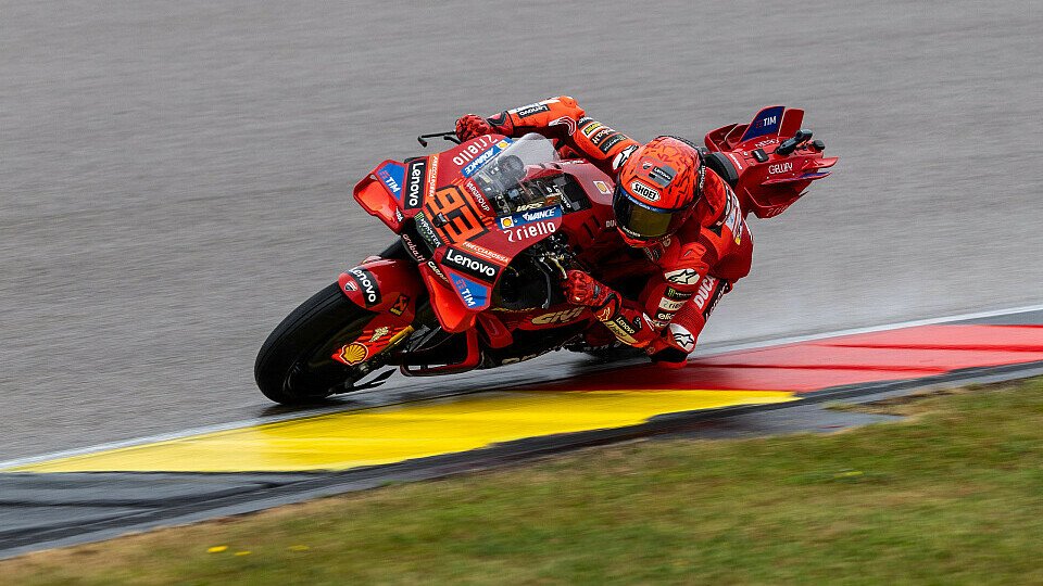 Marc Marquez ließ sich auch von starkem Regen nicht stoppen, Foto: IMAGO / Alexander Trienitz