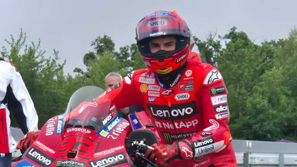 Marc Marquez schiebt seine Ducati