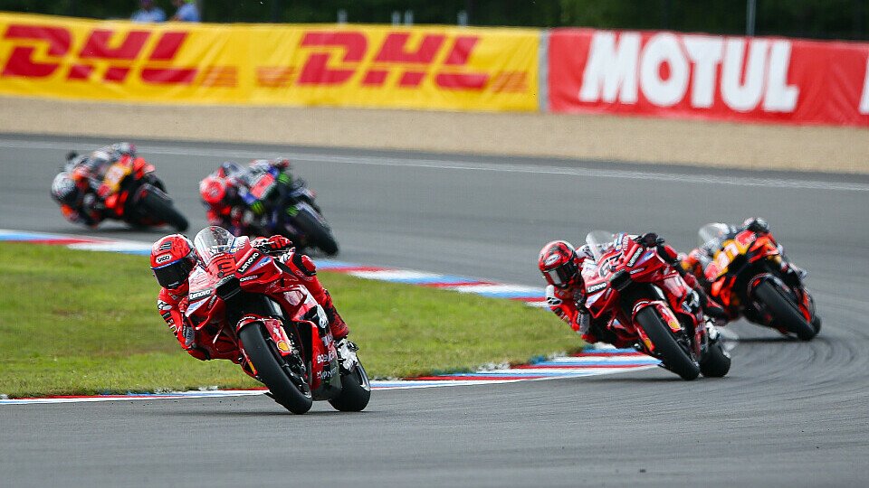 Marc Marquez (Ducati Lenovo Team) führt vor Teamkollege Francesco Bagnaia 