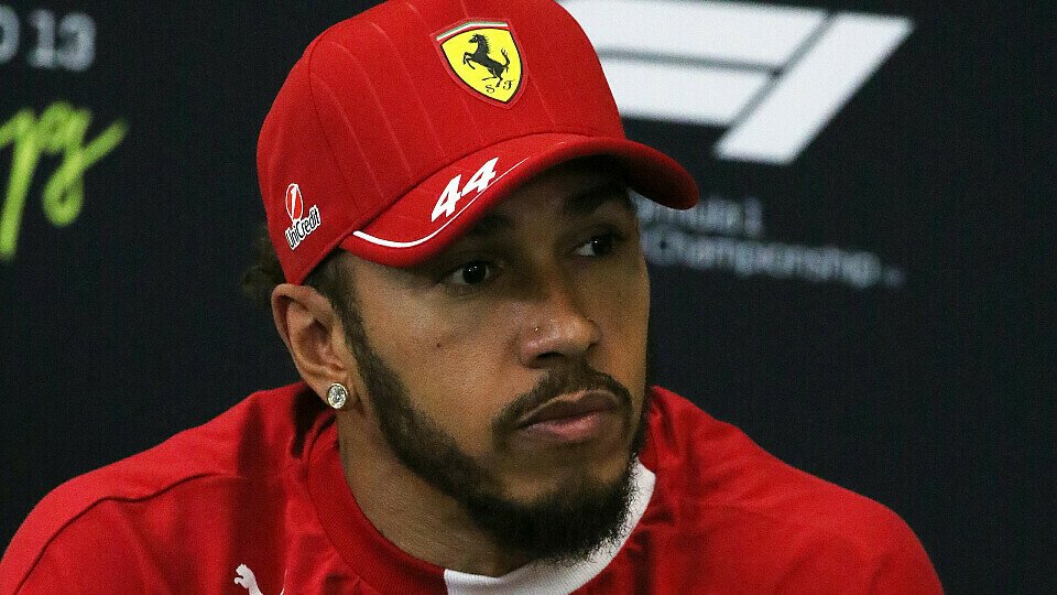 Ferrari-Fahrer Lewis Hamilton in der Pressekonferenz