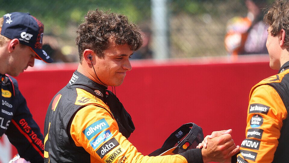 Lando Norris schüttelt in Spa die Hand von Oscar Piastri