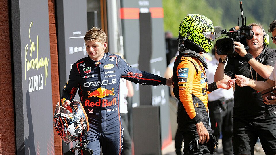 Max Verstappen gratuliert Lando Norris im Parc ferme nach dem Spa-Qualifying zur Pole