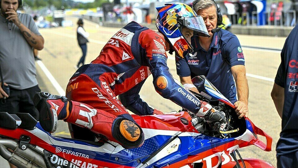 Luca Marini steigt auf seine Honda