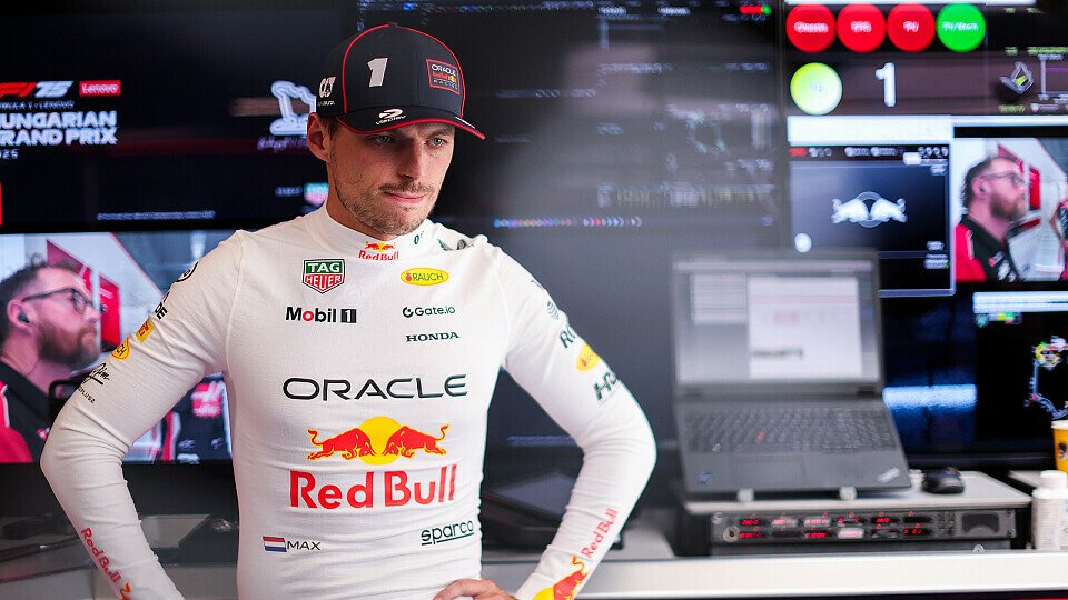 Ein sehr nachdenklicher Max Verstappen in der Red Bull-Box